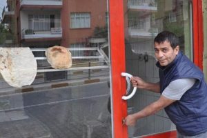 Reyhanlı'da fırıncıların Suriye tepkisi