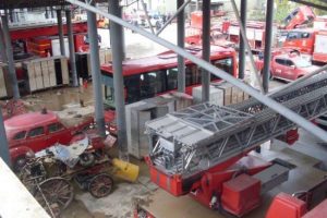 İzmir itfaiyesi yaralarını sarıyor