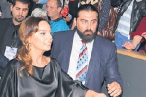 Korumasız adım atmadı...