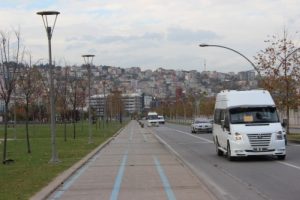 Eylemci minib&uuml;s&ccedil;&uuml;lere hapis şoku