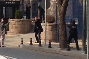 Başbakanlık'ta g&uuml;venlik zaafiyetleri