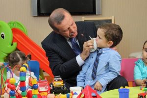 Başbakan Erdoğan'ın &ccedil;ocuk sevgisi