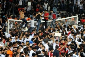Ma&ccedil;larda olay &ccedil;ıkartan 37 taraftara yasal işlem