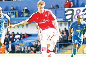 Bendtner g&ouml;zaltında