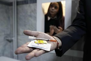 Parasızlık AIDS'e bile muhta&ccedil; etti