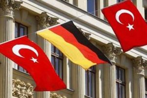 T&uuml;rk g&ouml;&ccedil;menlere &ccedil;ifte vatandaşlık hakkı