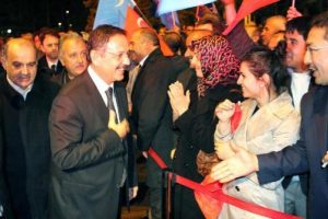 &Ouml;zhaseki, t&ouml;renle karşılandı