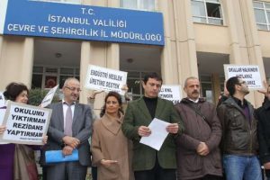 O lisenin yıkım kararını protesto ettiler