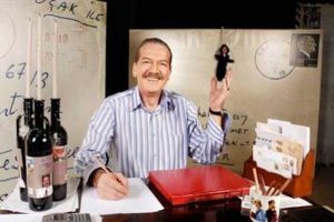 Ferhan Şensoy'a İzmir'den onur &ouml;d&uuml;l&uuml;