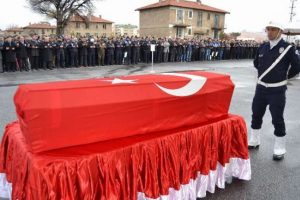 Emniyet m&uuml;d&uuml;rl&uuml;ğ&uuml;nde ağlatan t&ouml;ren