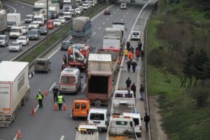 TEM'de trafiği karıştıran kaza!