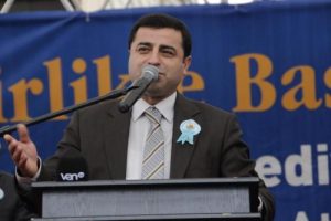 Demirtaş: Van'da BDP'li olayan belediye kalmayacak