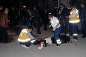 Sokak ortasında doktoru vurdular!