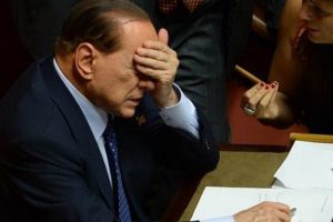 Berlusconi azledildi
