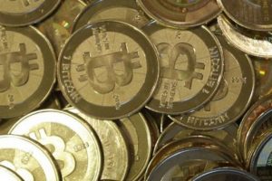 Bitcoin ilk kez 1000 doları aştı