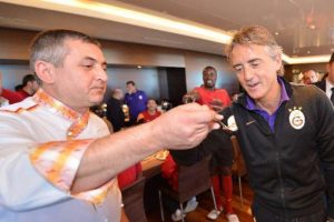 Mancini'ye b&uuml;y&uuml;k s&uuml;rpriz