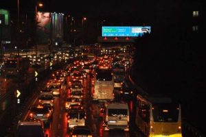 İstanbul'da trafik fel&ccedil; oldu