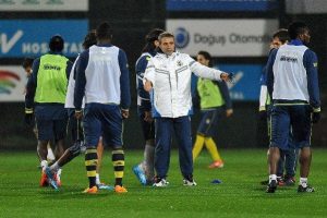 Fenerbah&ccedil;e, Beşiktaş ma&ccedil;ı hazırlıklarını s&uuml;rd&uuml;rd&uuml;