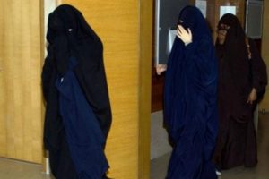 Fransa'daki pe&ccedil;e yasağı yargılanıyor