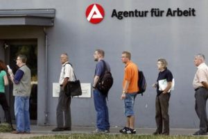 Almanya'da işsizlik yerinde saydı