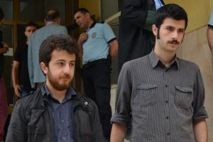 Erdoğan'ın resmine dart oku atan &ouml;ğrenciler serbest