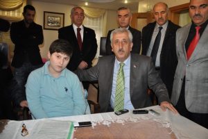 Bursa'da engelli &ouml;ğrenciler sınava evinde girdi