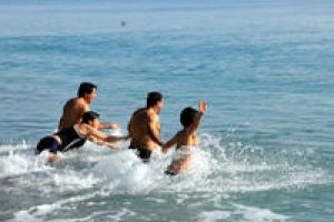 Antalya'da kasım sonunda deniz keyfi