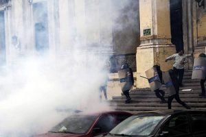 "Sabah 7 Hareketi" protestolarına polis m&uuml;dahalesi