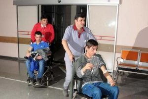 &Ouml;ğrenciler akşam yemeğinden zehirlendi