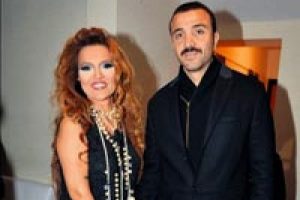 Demet Akalın'a eşinden s&uuml;rpriz şiir...