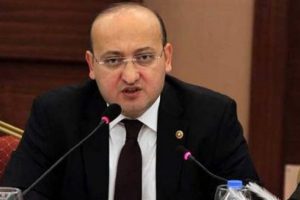 Akdoğan: H&uuml;k&uuml;met v&uuml;cudunu siper etti