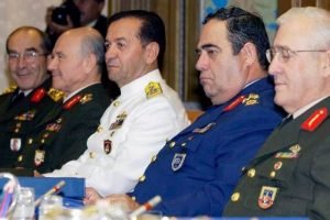&Uuml;&ccedil;&uuml; de  cezaevinde