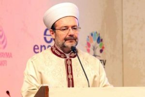 G&ouml;rmez &uuml;sluba dikkat &ccedil;ekti