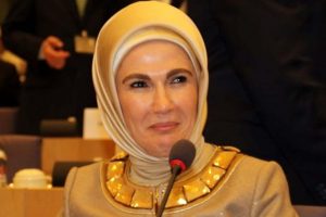 Emine Erdoğan su&ccedil; duyurusunda bulundu