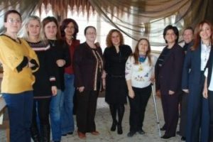 Kadınlar siyasete katılım istiyor