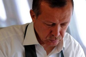 Erdoğan'dan u&ccedil;akta Neşet Ertaş t&uuml;rk&uuml;s&uuml;
