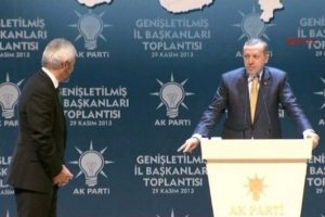 Aday tanıtım toplantısında renkli anlar