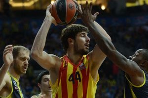 Fenerbah&ccedil;e serisine Barcelona son verdi!