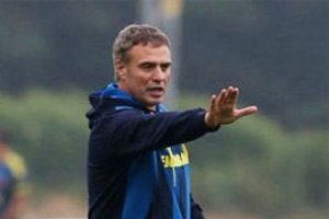 Ersun Yanal'dan s&uuml;rpriz karar