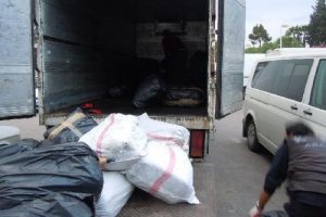 Ş&uuml;pheli ara&ccedil;tan 717 kilo esrar &ccedil;ıktı