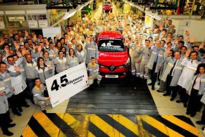 Oyak 4,5 milyonuncu otomobilini &uuml;retti