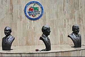 CHP'li başkan kendi heykelini dikti