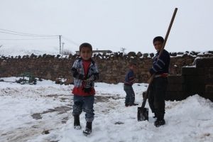 Ahlat'ta kar keyfi