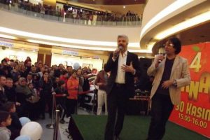 Babalarının vefatından sonra ilk kez