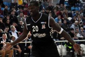 Beşiktaş taraftarı polisle tartıştı