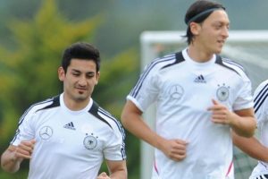 İlkay, Mesut &Ouml;zil'i ge&ccedil;ti