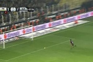 Fenerbah&ccedil;e-Beşiktaş derbisinde Almeida'nın gol&uuml;