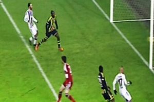Fenerbah&ccedil;e-Beşiktaş derbisinde Sow'un gol&uuml;