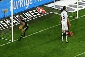 Fenerbah&ccedil;e-Beşiktaş derbisinde Kuyt'ın gol&uuml;