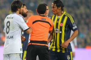 Fenerbah&ccedil;e - Beşiktaş derbisi Twitter'ı salladı